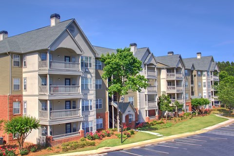 Luxury Apartments in Lawrenceville| Wesley St. Claire Apartments | Beautiful Community
